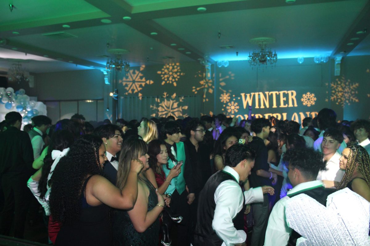 Students are seen dancing at the 2023 BHS Formal on Dec. 16. 